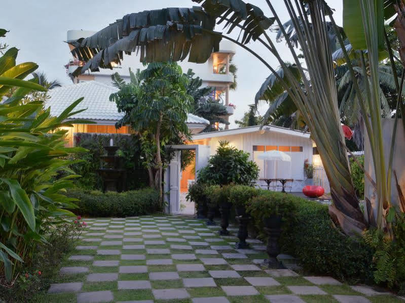 Hotel The Hen HHQ Extérieur photo