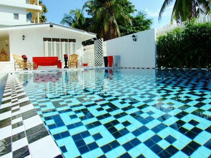 Hotel The Hen HHQ Extérieur photo